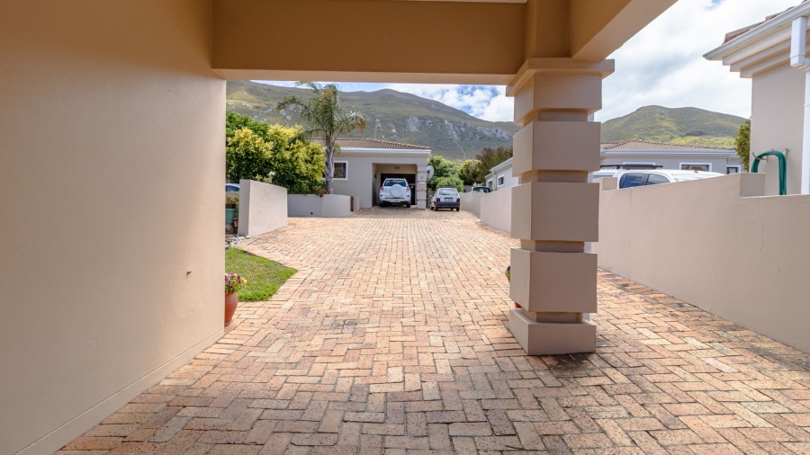 3 Bedroom Property for Sale in Chanteclair Western Cape
